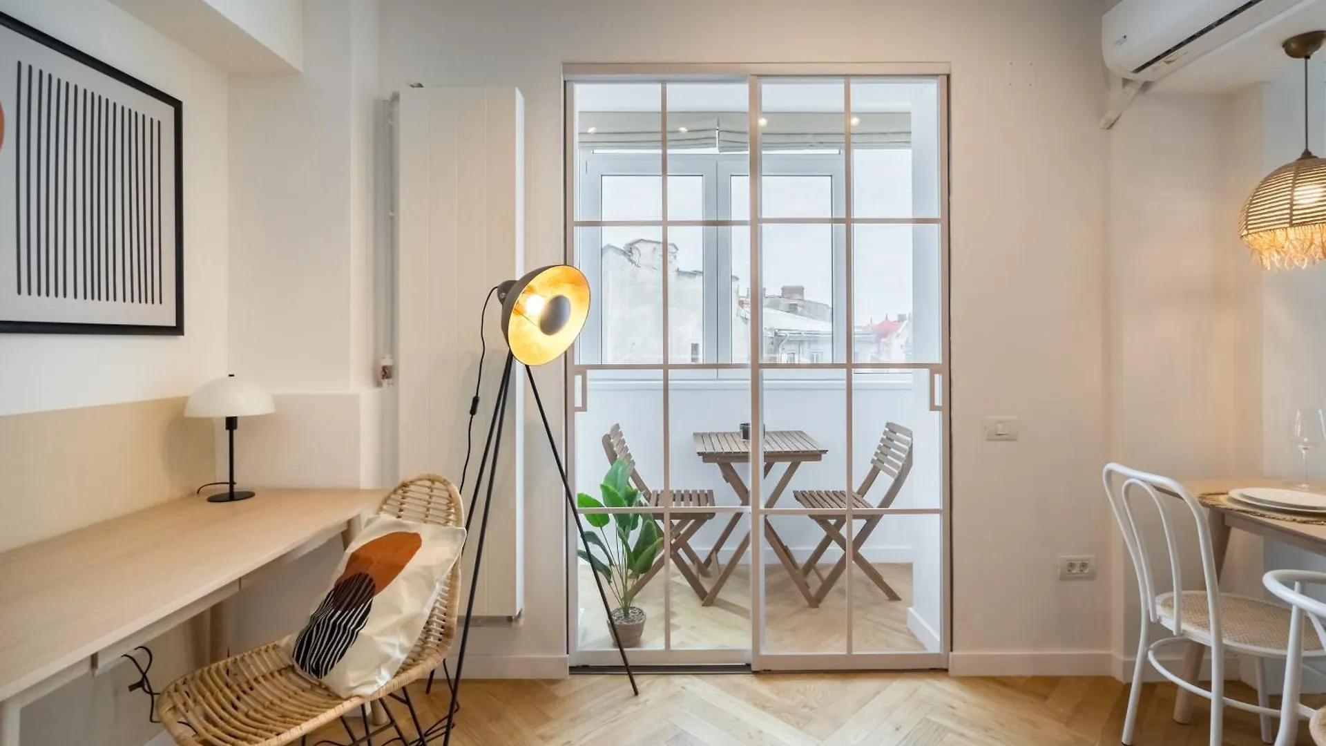 Orangerie Calea Victoriei Apartment Bucharest