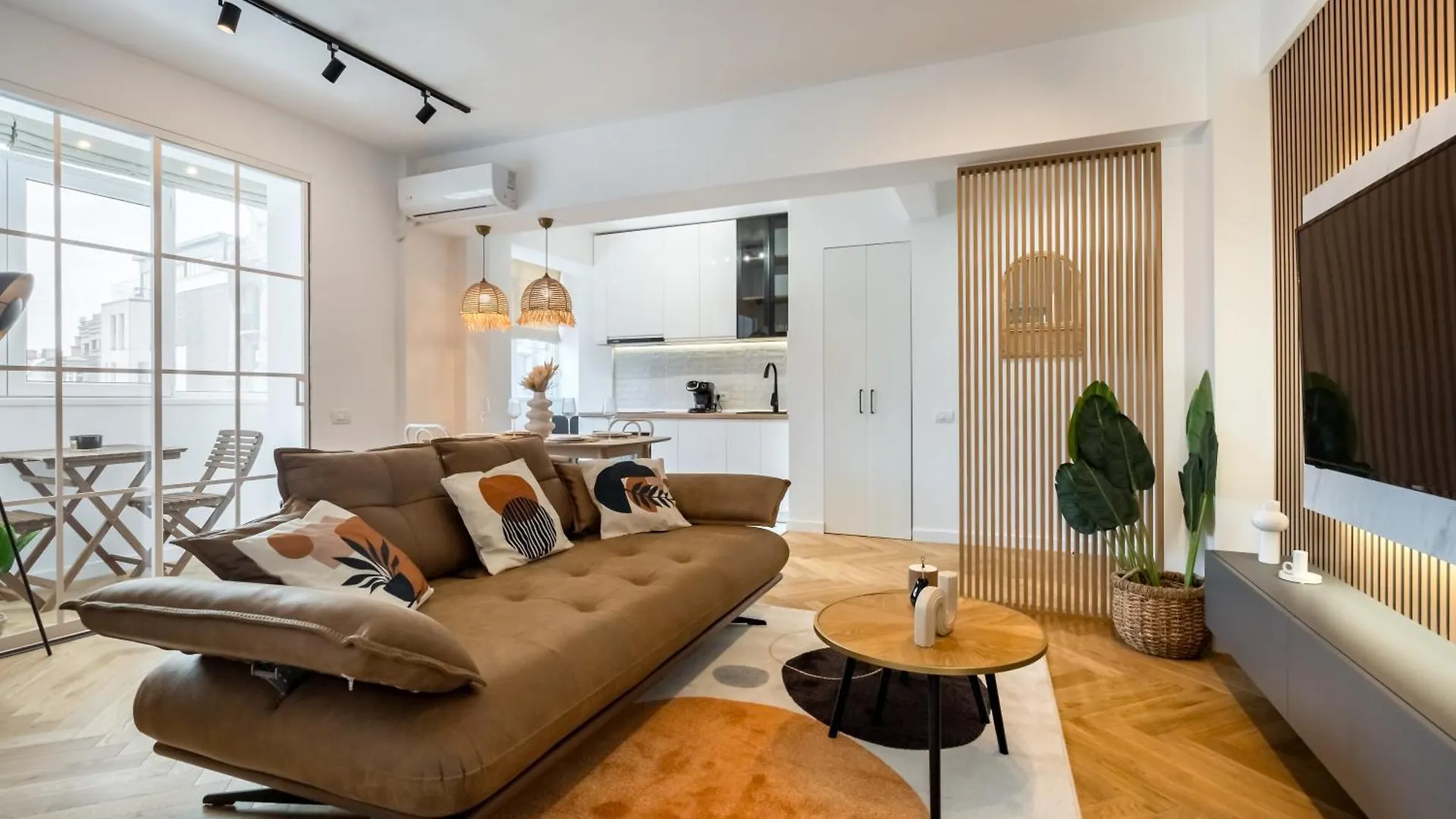 Orangerie Calea Victoriei Apartment Bucharest