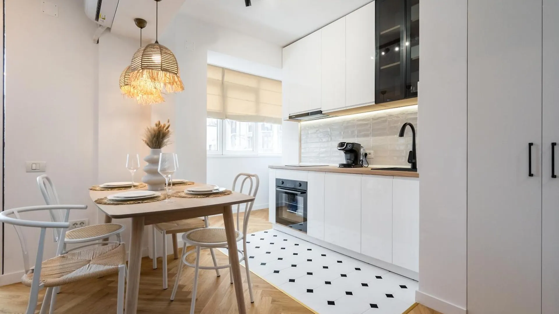Orangerie Calea Victoriei Apartment Bucharest