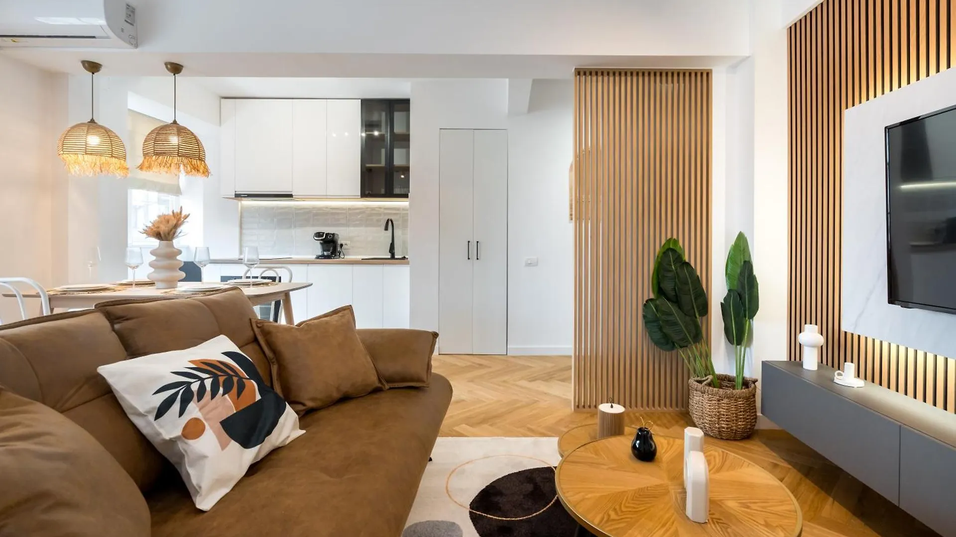 Orangerie Calea Victoriei Apartment Bucharest