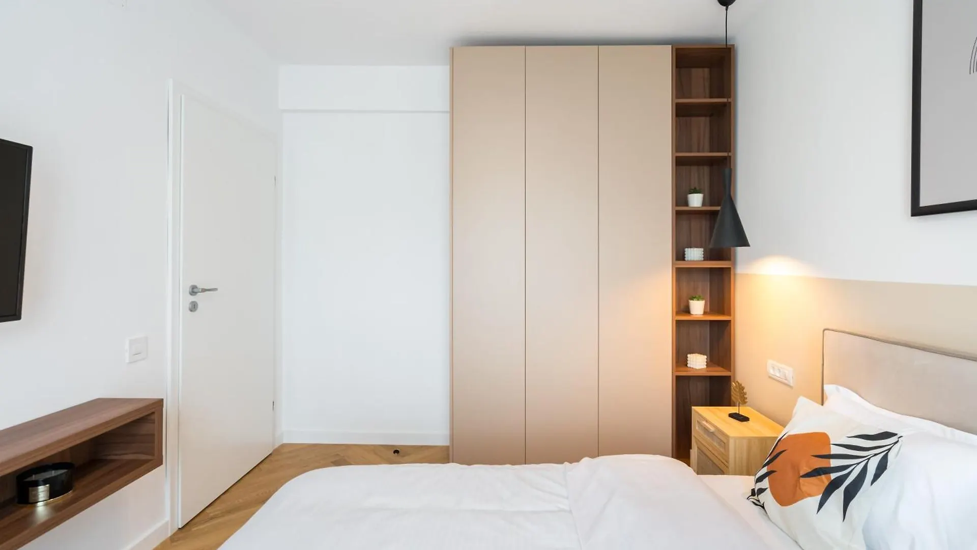 Orangerie Calea Victoriei Apartment Bucharest